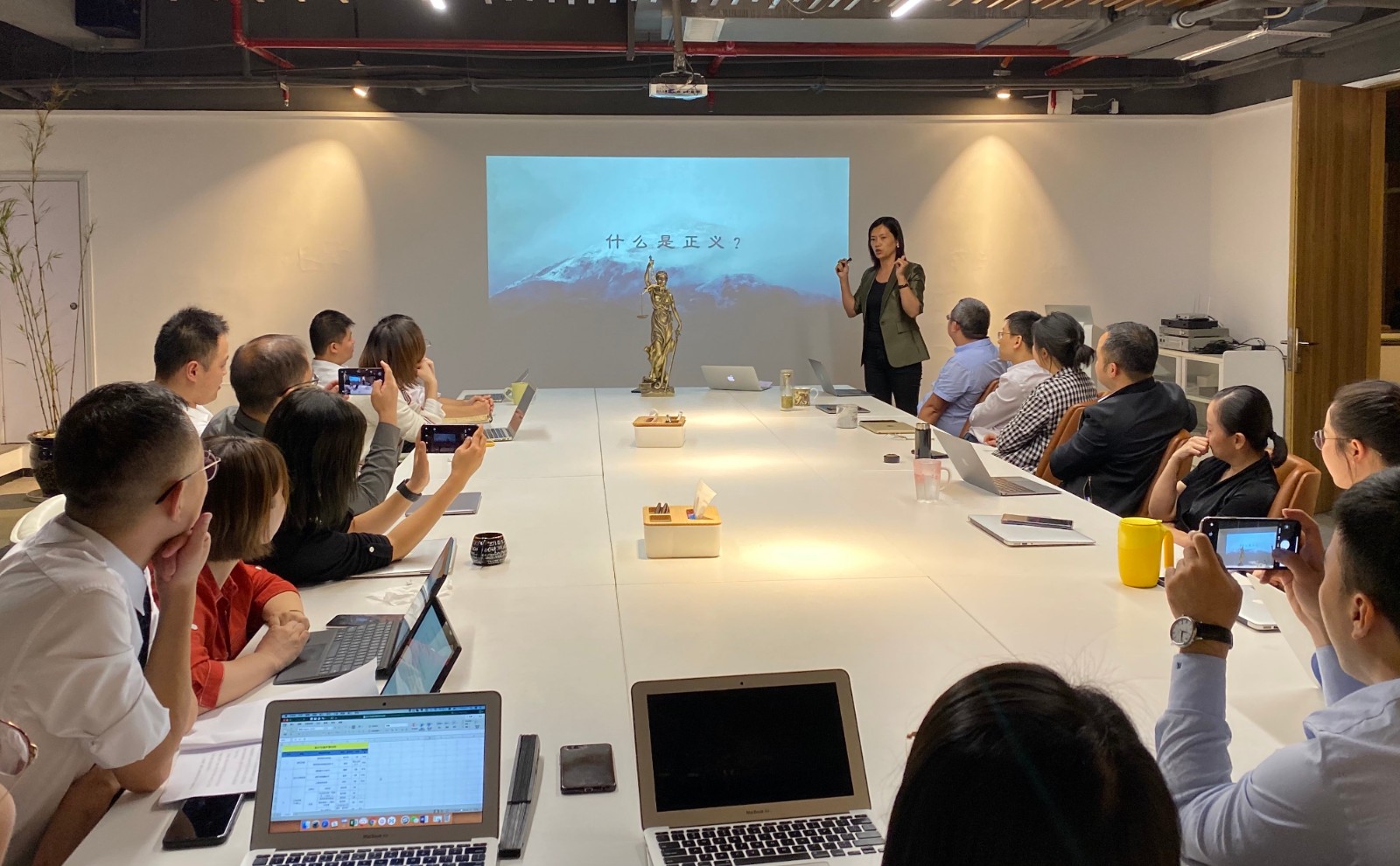 学习例会.jpg 学习例会.jpg